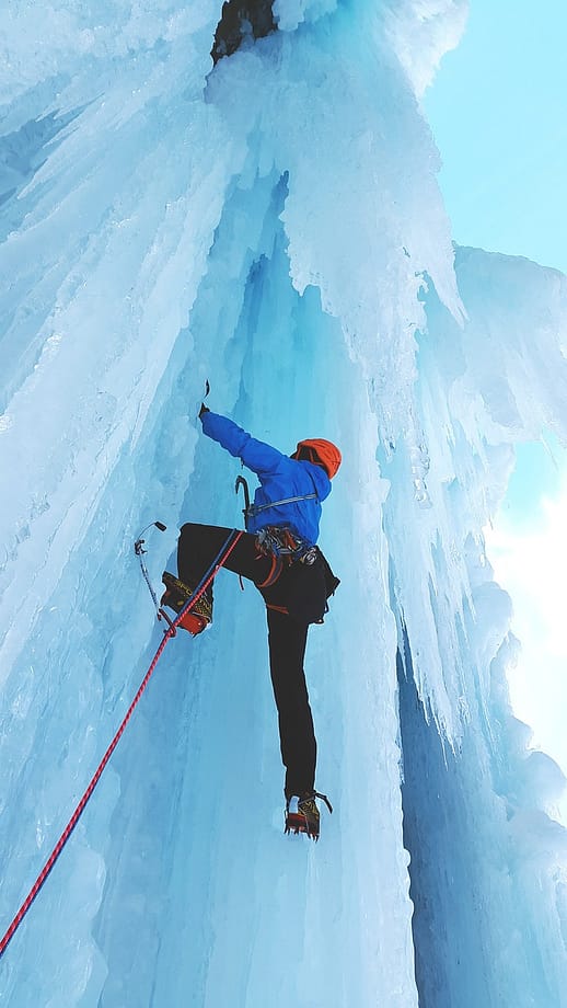 ice-climbing-4000386_1280