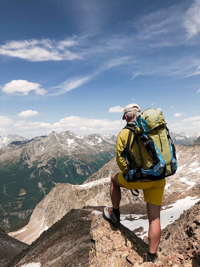 mountaineer-5900235_1280